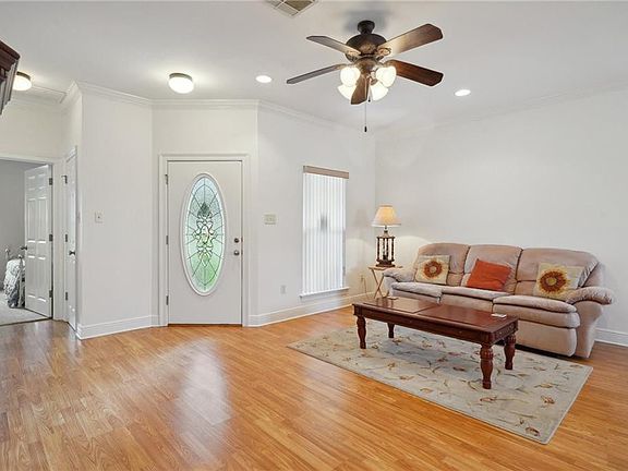3rd image of 106 Tiemaker Rd
