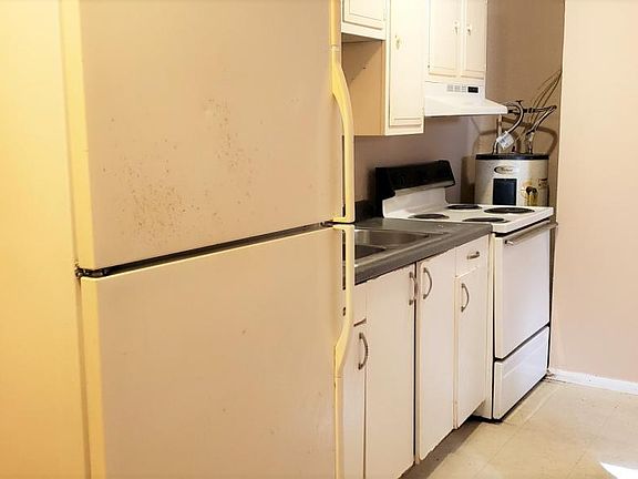3rd image of 3105 W Mallory St