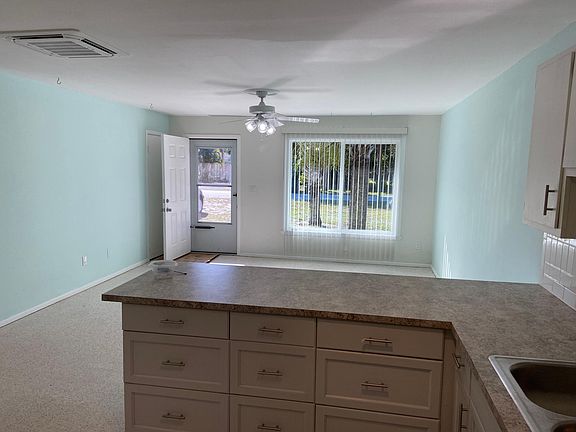 3rd image of 1443 NE Chardon St