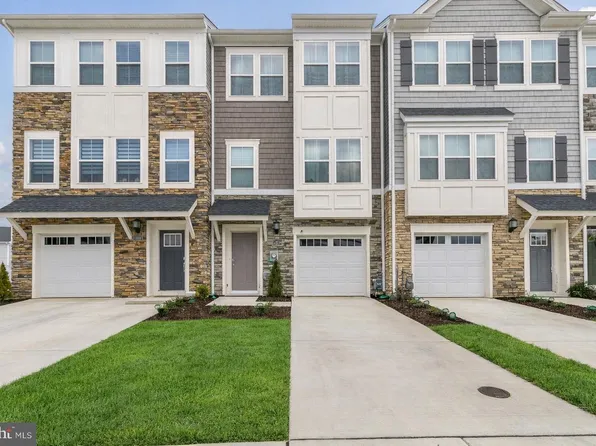 10939 Drummond Pl, White Plains, MD 20695