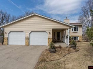 2112 Northridge Dr N, Mankato, MN 56003