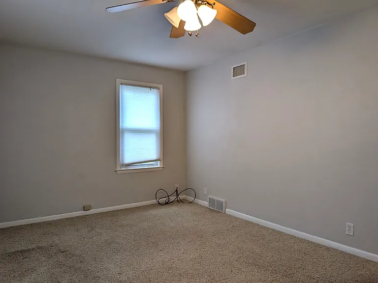 1575 W Butte Des Morts Beach Rd — Photo 21