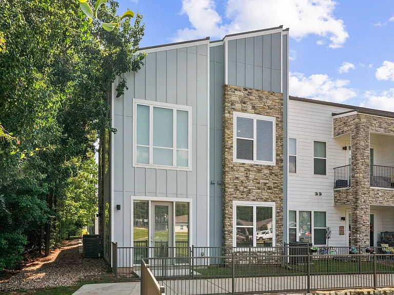Reserve at Woodland Lakes — Photo 8