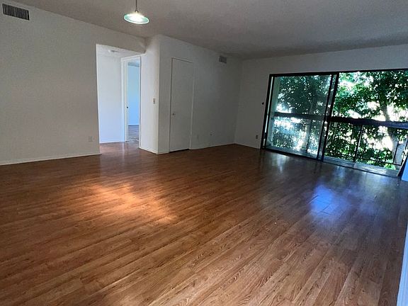 3rd image of 5227 Eagledale Ave #5