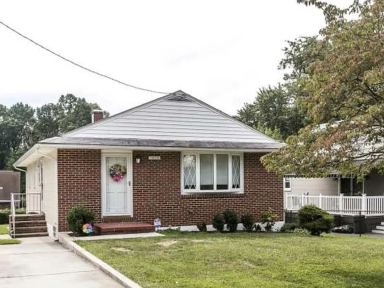 1909 Wildwood Ave — Photo 1