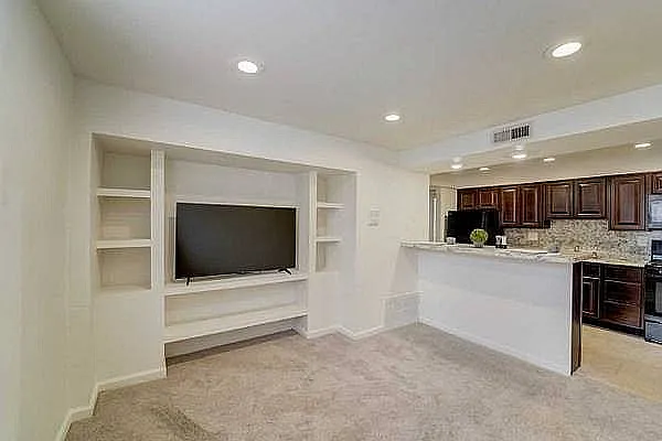 park_crescent_great_room_kitchen