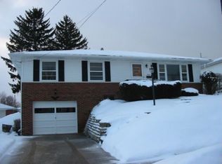 544 Hillman Rd, Akron, OH 44312