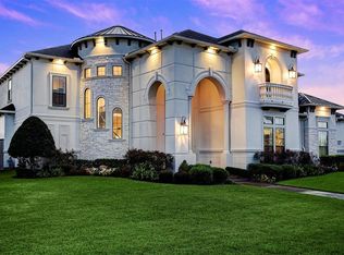 2 Dominion Ct, Friendswood, TX 77546
