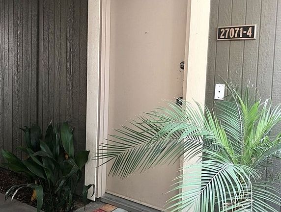 2nd image of 27071 Crossglade Ave Unit 4