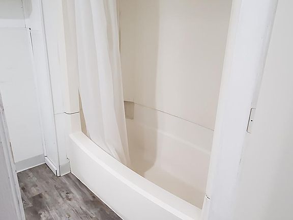5th image of 5748 Russell Ave S #3