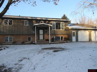 26 Catherine Ln, Lake Crystal, MN 56055