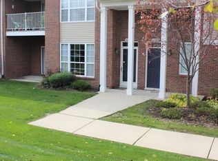 45628 Warwick Dr, Macomb, MI