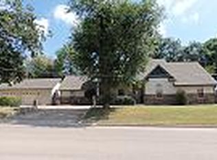 402 14th St, Perry, OK 73077