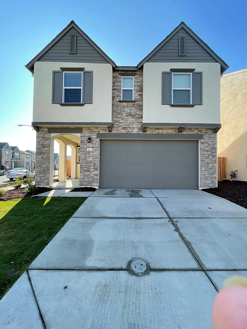 162 Shafer Ave photo 1