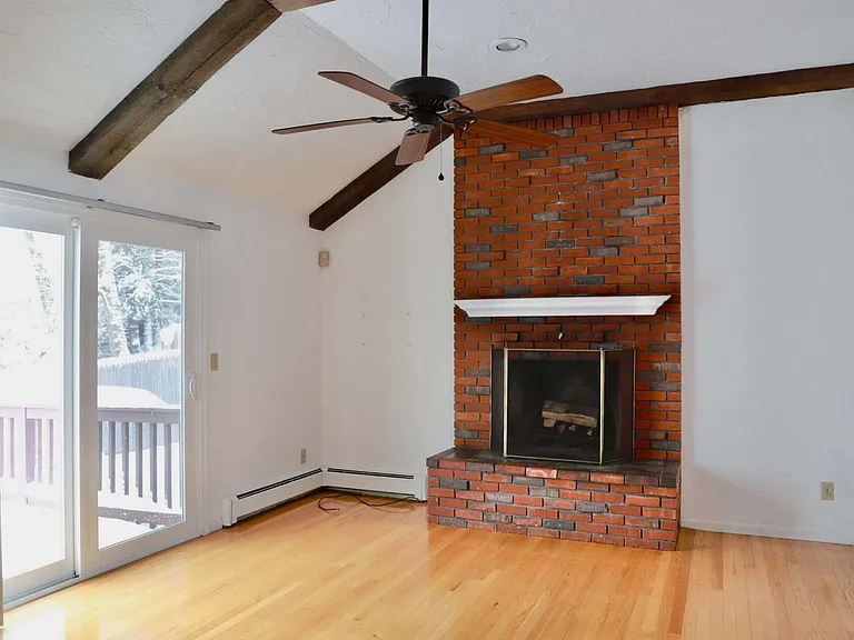 29 Anthony Ln — Photo 4