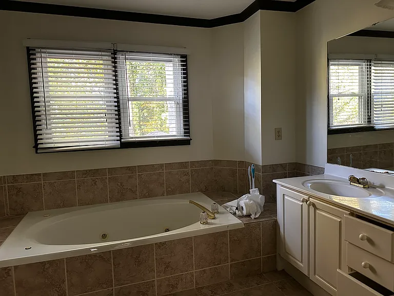 524 Chapman Ln — Photo 4