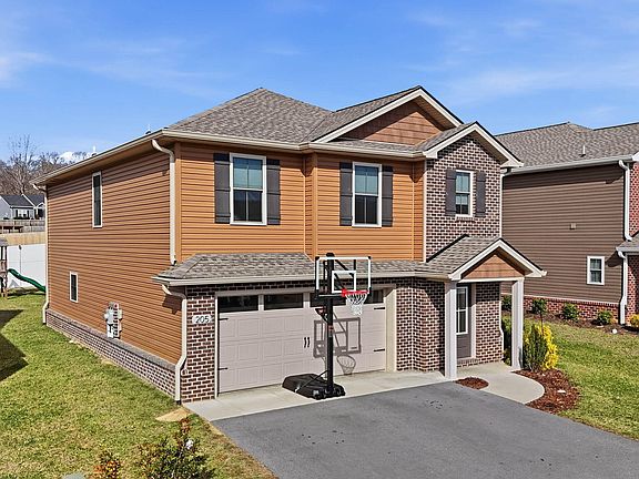 2nd image of 205 Addie Marie Dr
