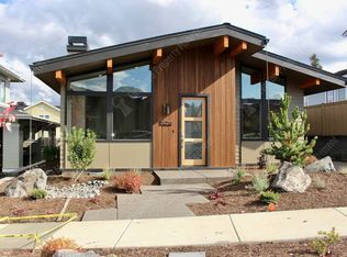 3038 NW Clearwater Dr, Bend, OR 97703