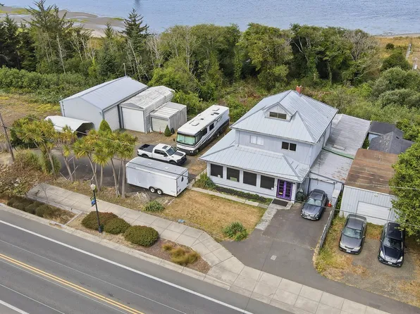 228 S Empire Blvd, Coos Bay, OR 97420