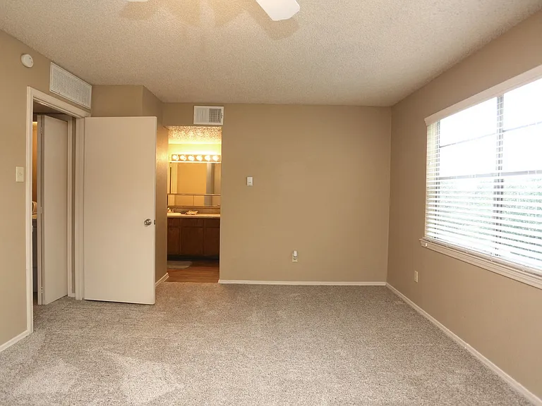 Cedar Bend — Photo 38
