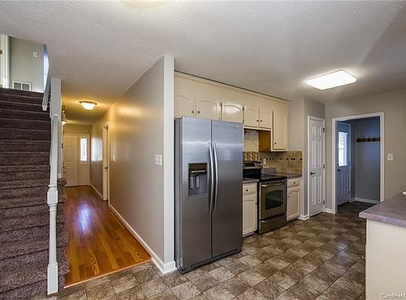 2nd image of 3001 Wagonwheel Ct