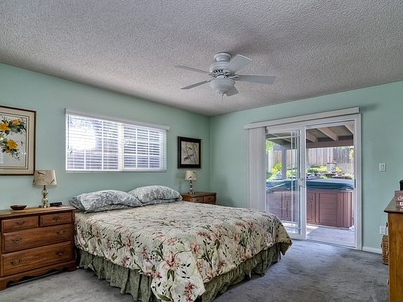 4th image of 461 Mimosa Ave