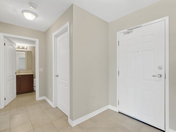 4th image of 137 Sydenham Wells Dr #15