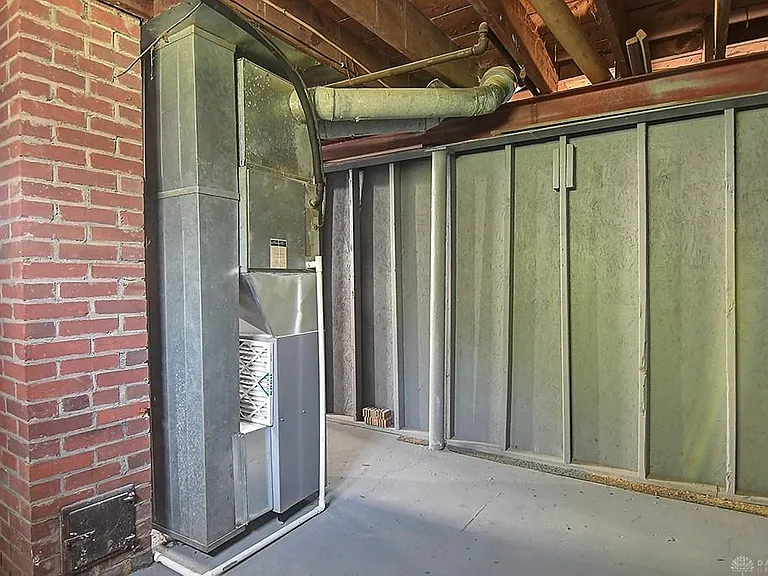 2201 Wilbraham Rd — Photo 22