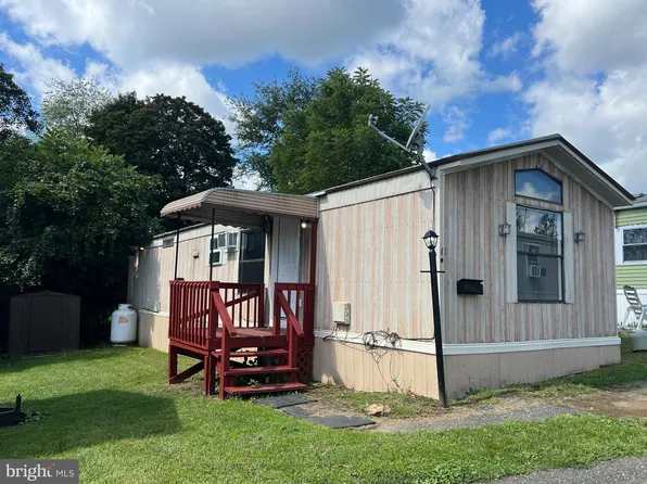 600 Convent Rd Trailer 10, Aston, PA 19014