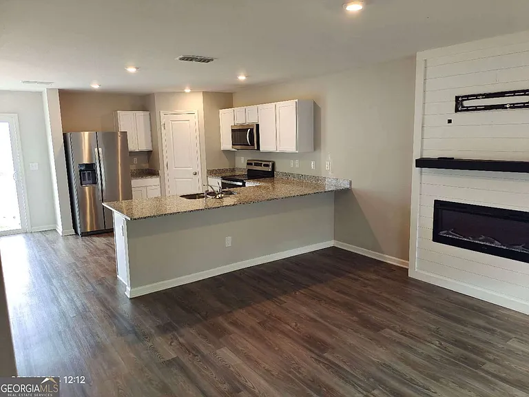 522 Pemberton St — Photo 3