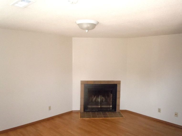 1262 N. Keebler Apartments Collinsville, IL Zillow