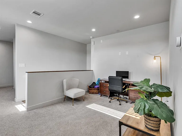 5702 Rucio Ln — Photo 18