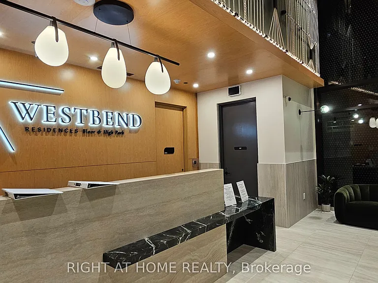 1660 Bloor St W #418 — Photo 4