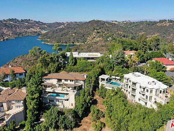 3rd image of 1861 Bel Air Rd