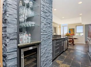 399 Elizabeth St #201, Burlington, ON