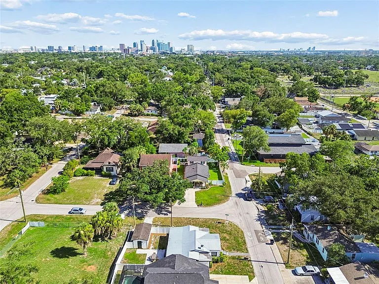 3901 N Ola Ave — Photo 46