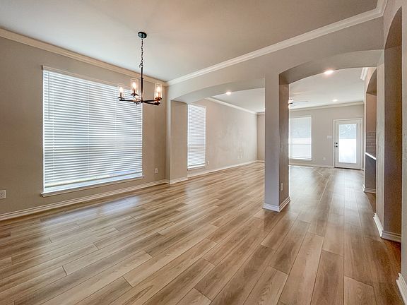 3rd image of 10401 Arabella Ln