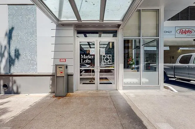 645 W 9th St #718 — Photo 15