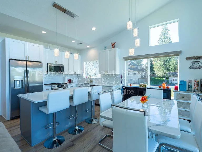 925 Comeback Bay Ln — Photo 4