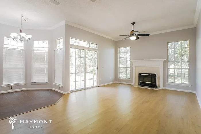 3 bed, 2.0 bath, 1975 sqft, $2,345 — Photo 4