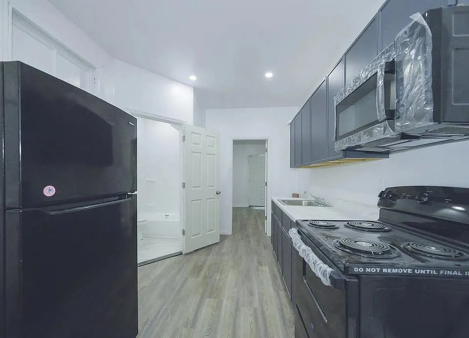 2 bed, 820 sqft, $1,400 — Photo 1