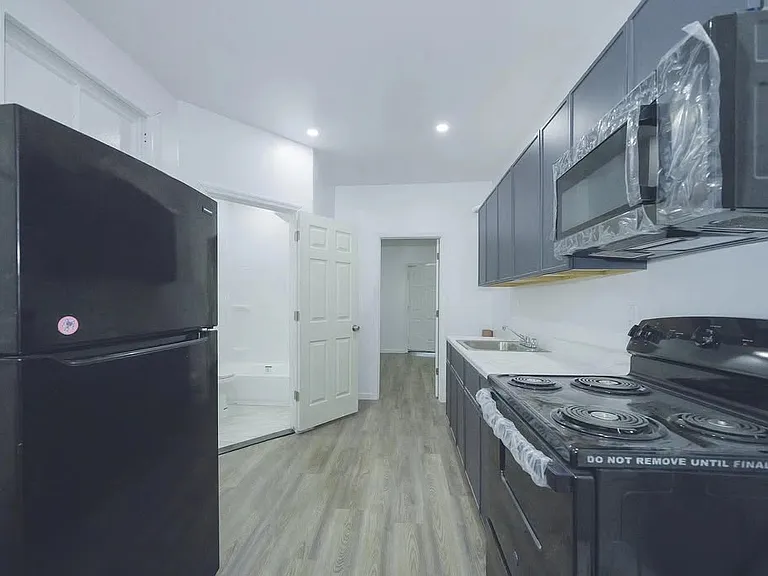 81 William St #2 — Photo 1