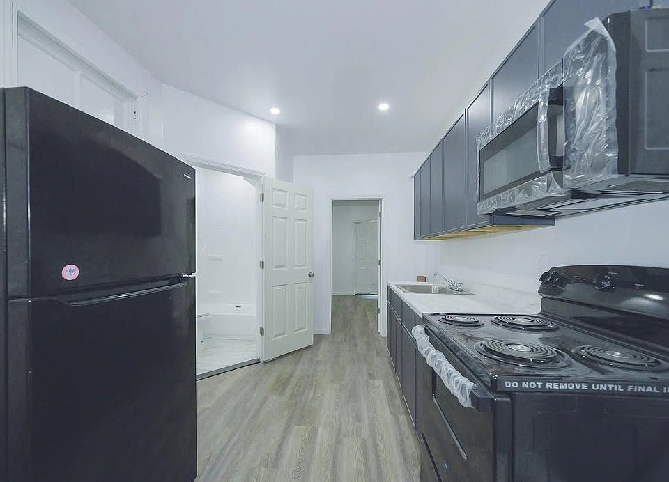 1st image of 81 William St #2