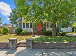 70 Heights Ave, Fair Lawn, NJ 07410