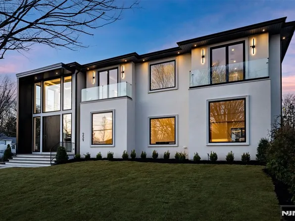 259 Drew Ave, Paramus, NJ 07652