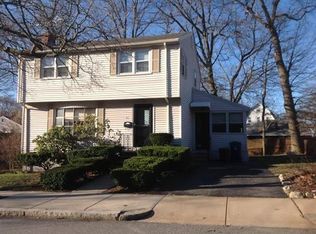 85 Ruskindale Rd, Hyde Park, MA 02136