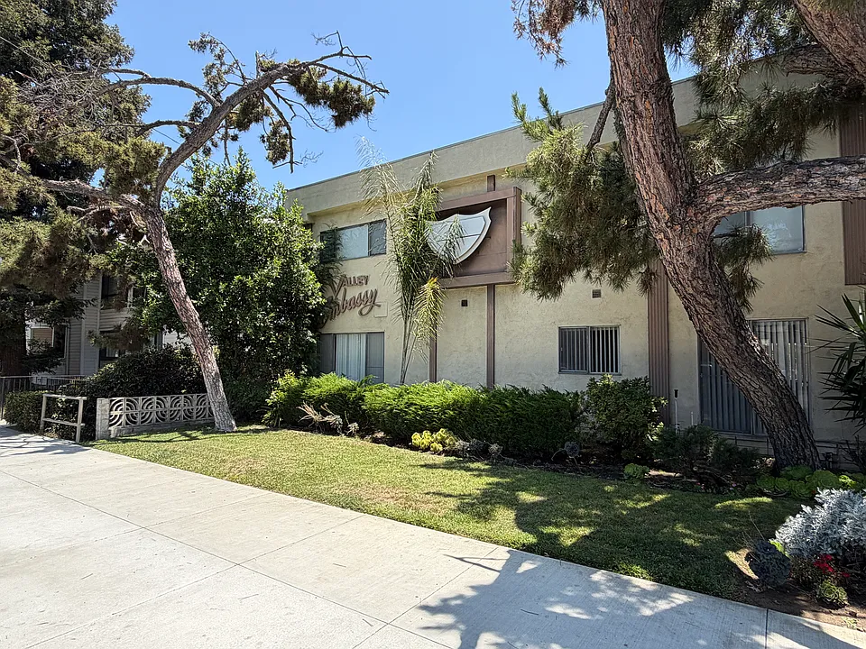 4444 Whitsett