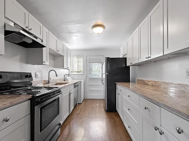 1101 Rosemary St — Photo 2