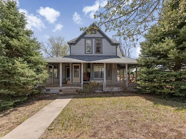 1645 Washington Ave, Hot Springs, SD 57747