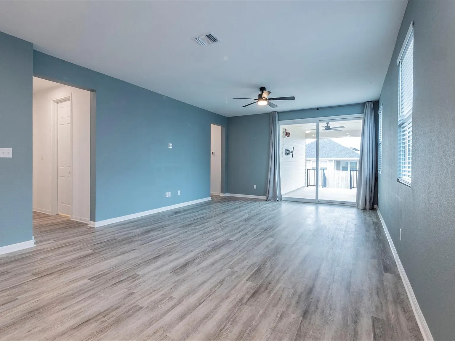 5 bed, 2.0 bath, 1820 sqft, $2,399 — Photo 3
